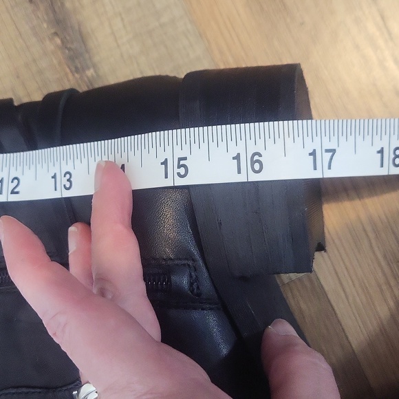 BCBGENERATION Black JL-JANISS Leather Criss-cross Zip Up Knee High Boot - Picture 4 of 16